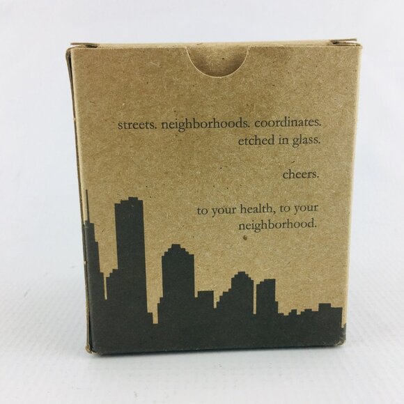 The Uncommon Green MAPS ROCKS GLASS SEATTLE Neighborhoods Etch Wiskey Glass NEW - Picture 3 of 14